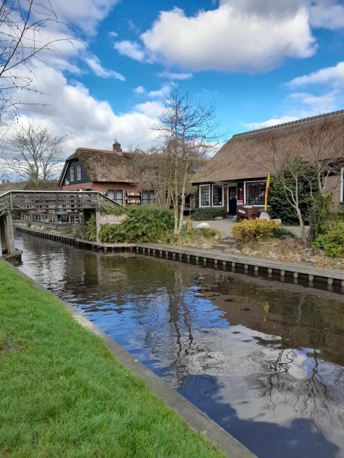 Wuivend Riet Gelegen Op Resort Venetie Giethoorn Eksteriør billede