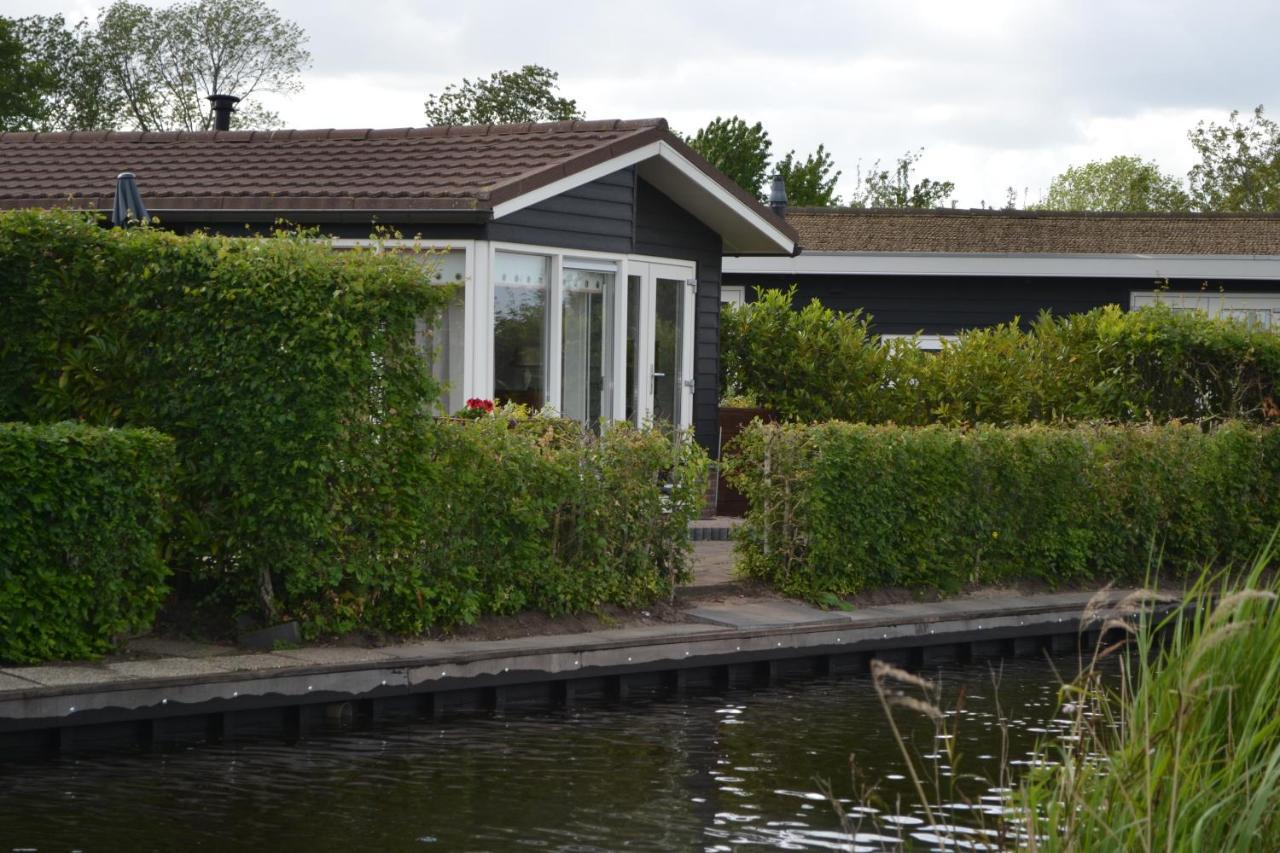 Wuivend Riet Gelegen Op Resort Venetie Giethoorn Eksteriør billede